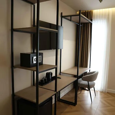 Roden Hotel 3*