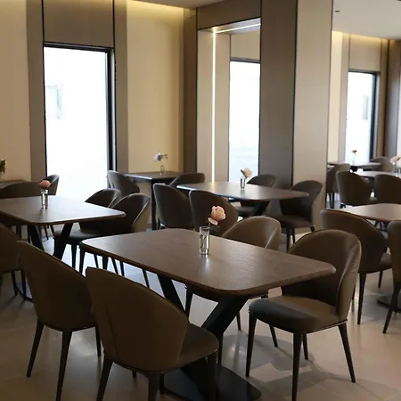 Roden Hotel Golem (Tirana)